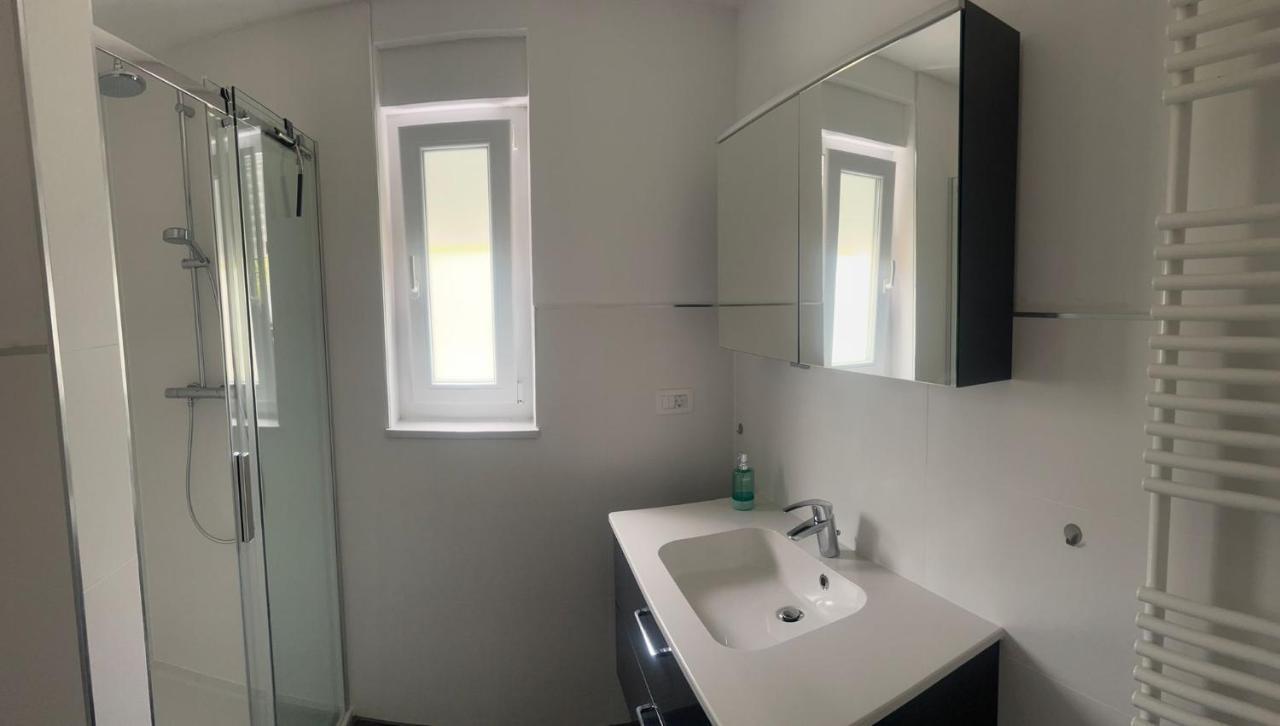 Apartmani Lana Rab Town Bagian luar foto
