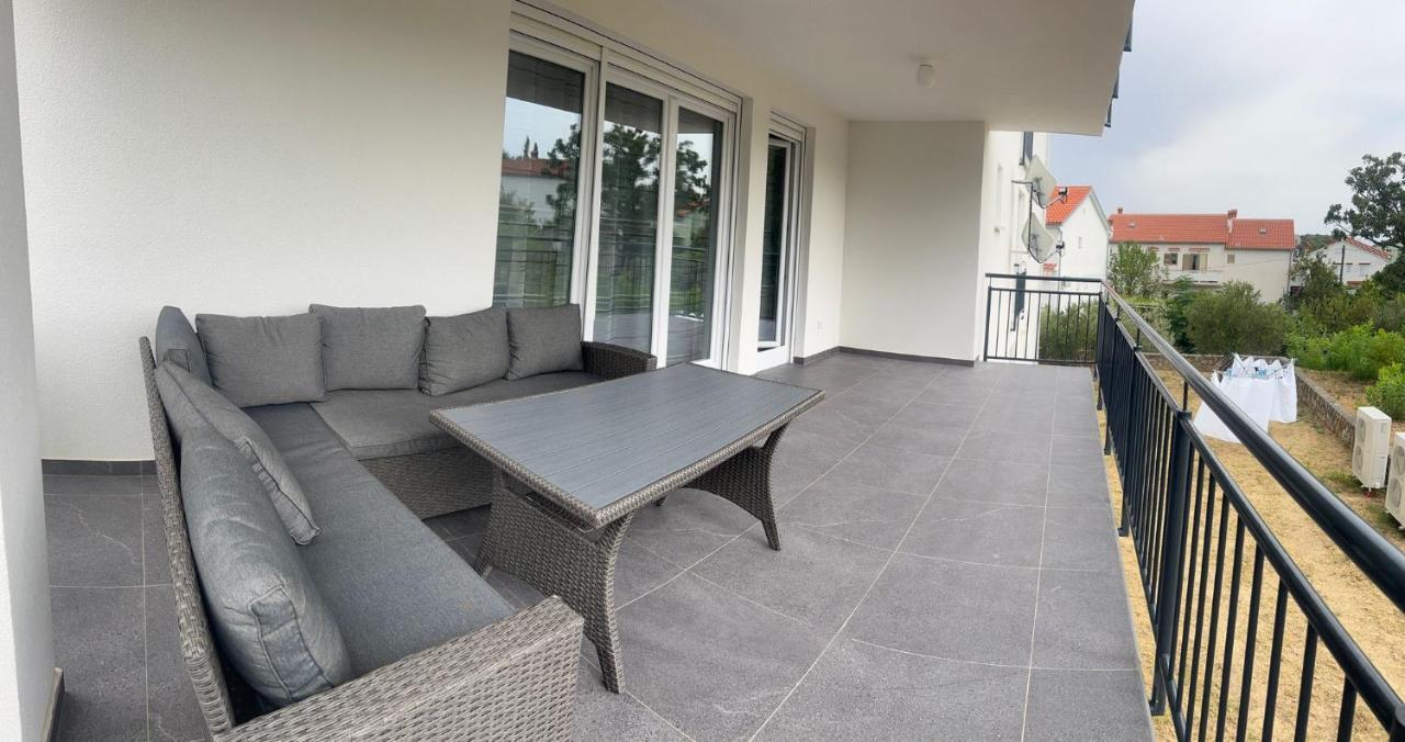 Apartmani Lana Rab Town Bagian luar foto