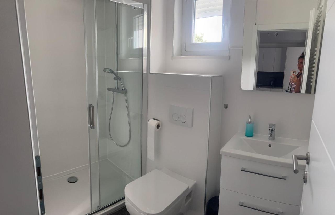 Apartmani Lana Rab Town Bagian luar foto