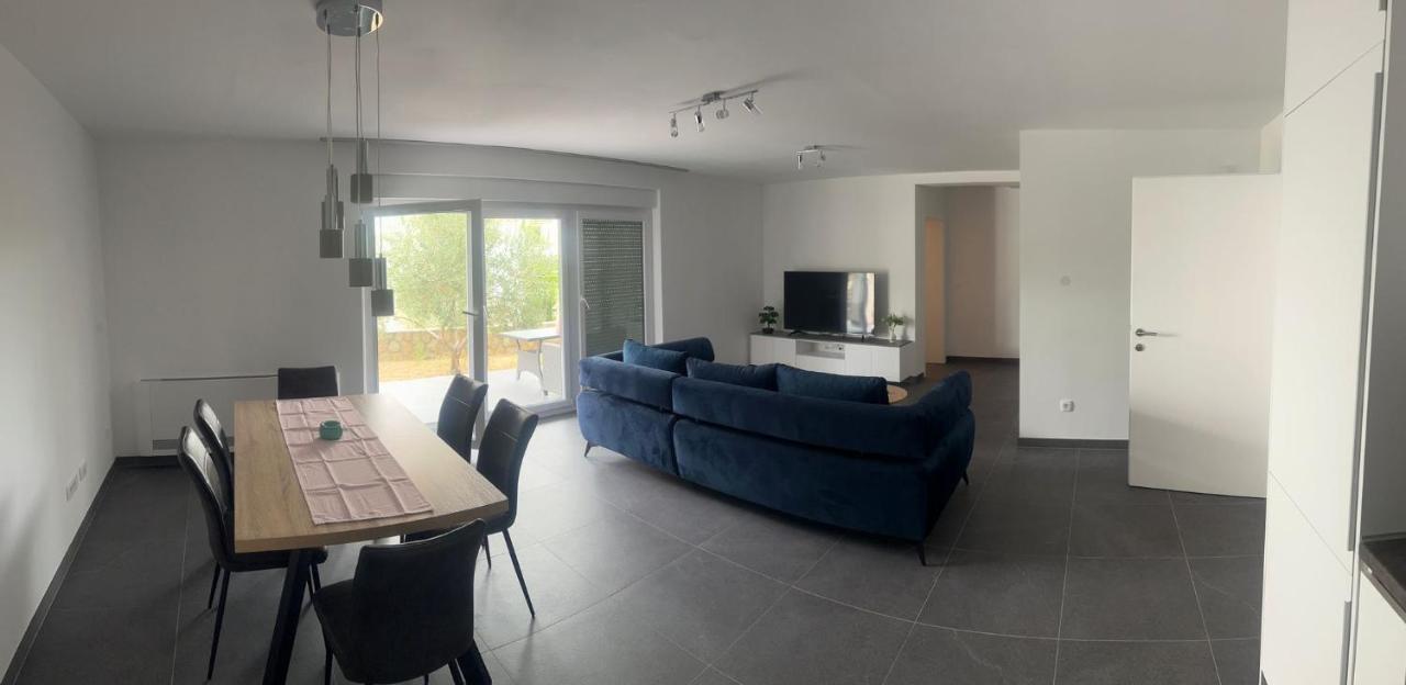 Apartmani Lana Rab Town Bagian luar foto