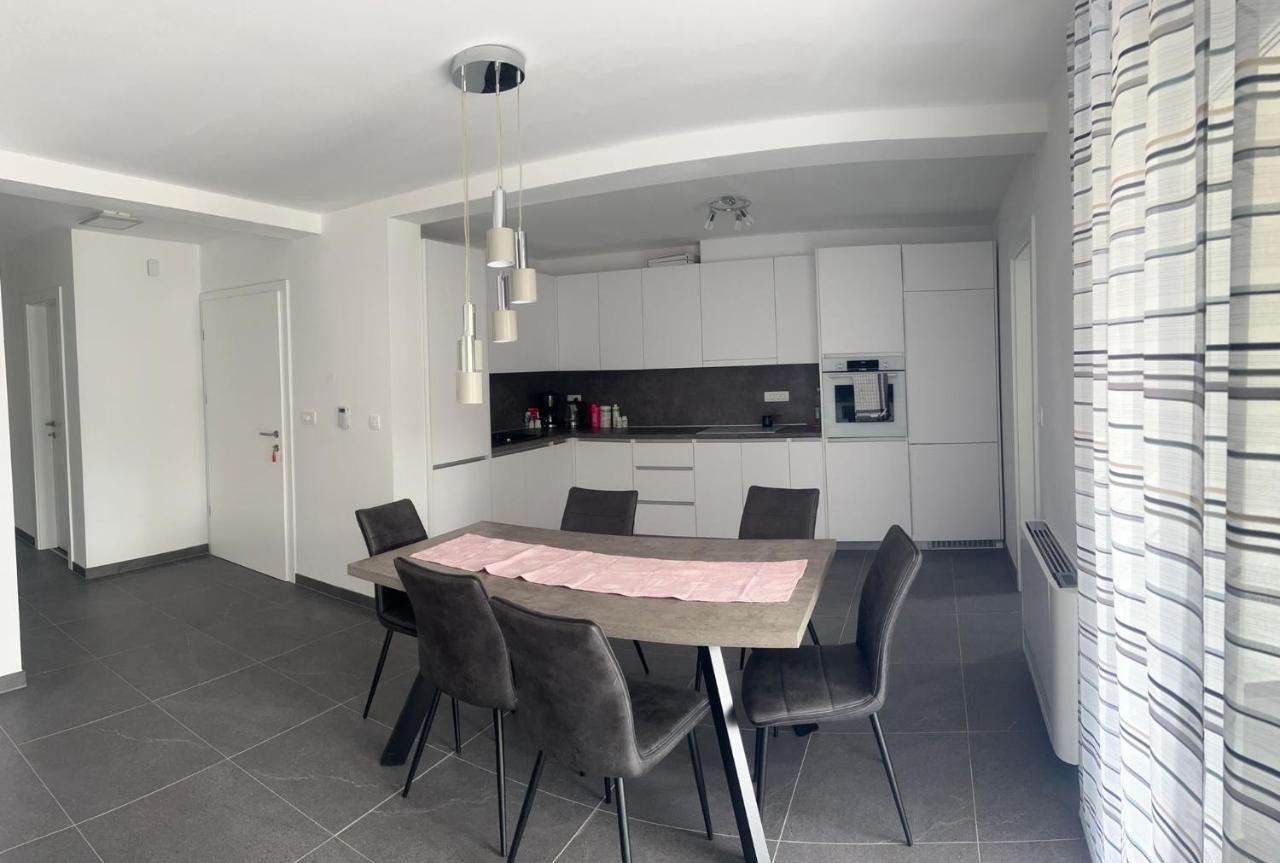 Apartmani Lana Rab Town Bagian luar foto